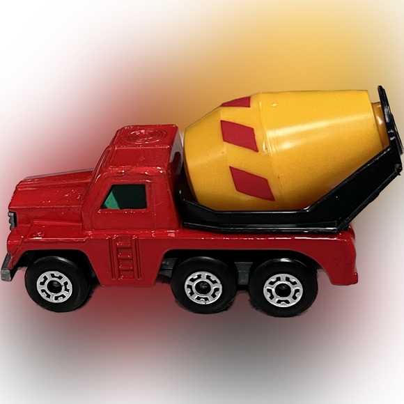 🎈2/$30 - Vtg MATCHBOX Superfast No. 19 CEMENT TRUCK. (c) 1976. - Picture 2 of 4